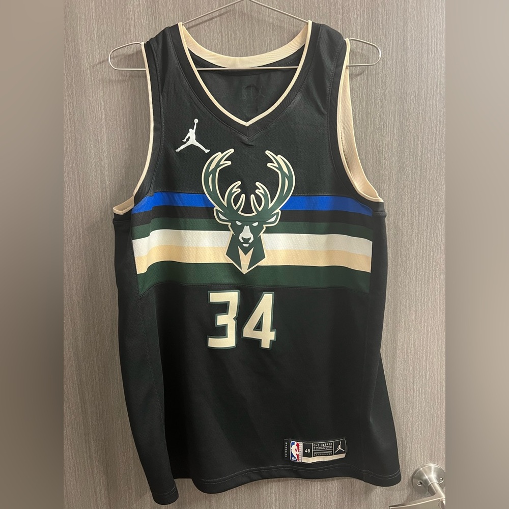 Nike Giannis Antetokounmpo Milwaukee Bucks Statement Swingman Jersey Large 48